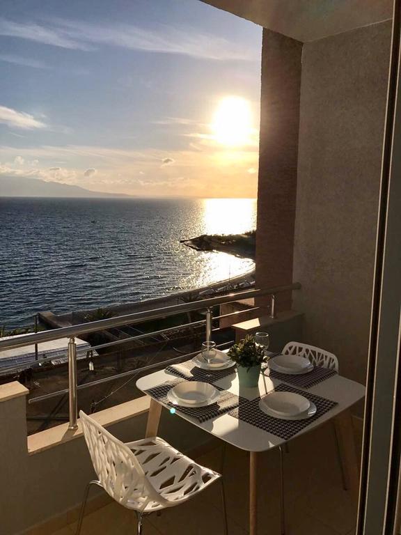 Skyfall Apartment Sarandë Exteriör bild