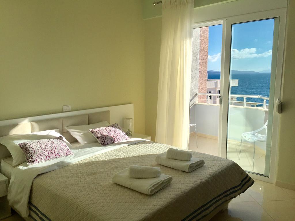 Skyfall Apartment Sarandë Exteriör bild